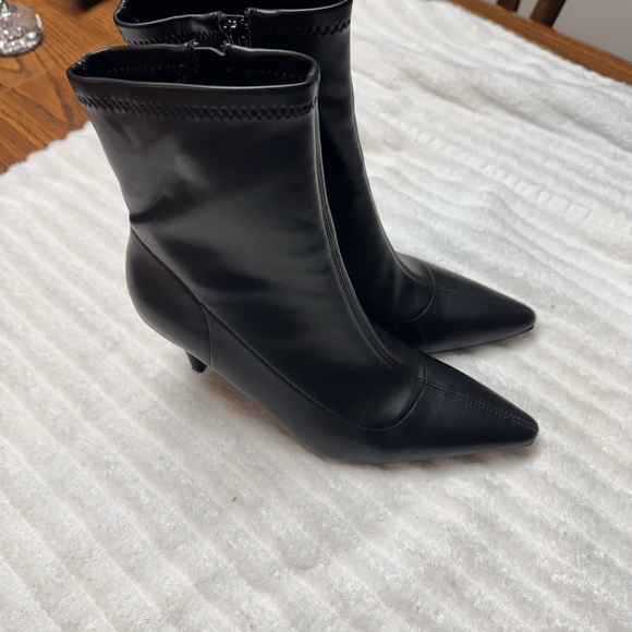 SONOMA Black Pointed Toe Stiletto Zip Ankle Bootie CAMARA ABALJACK Size 9 - Picture 2 of 13